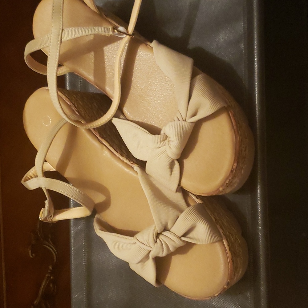 Womens shoes
